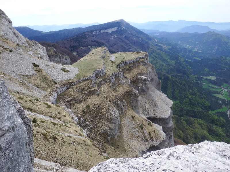 Sous les falaises de Font d'Urle